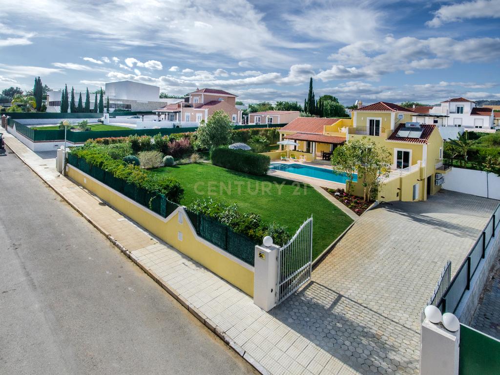 Luxuosa Moradia T4 em Olhão, Faro - 320m² por 795.000€ - Image 8